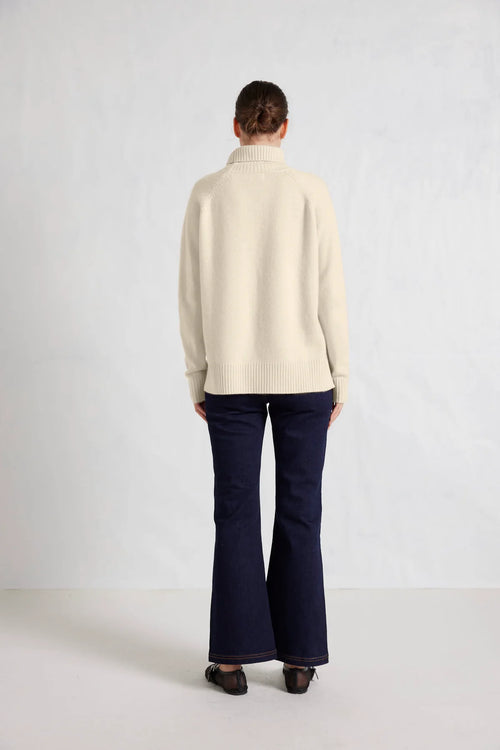 Toastie Polo | White Alyssum