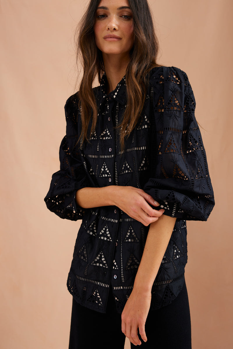 Bellbrae | Broderie Black