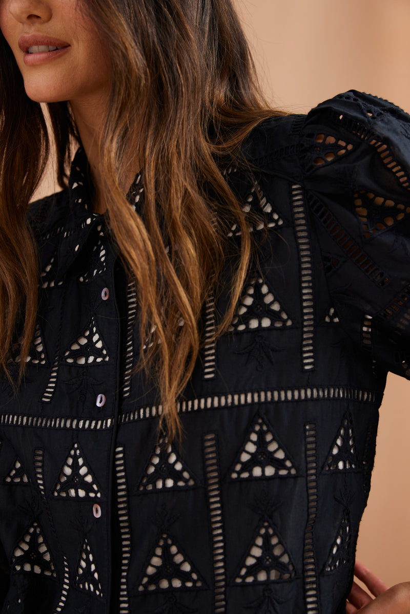 Bellbrae | Broderie Black