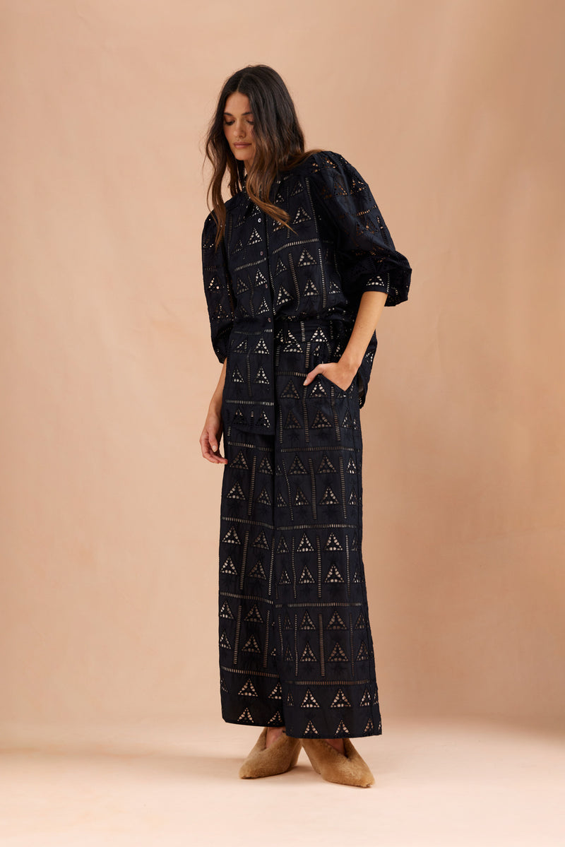 Bomboras | Broderie Black