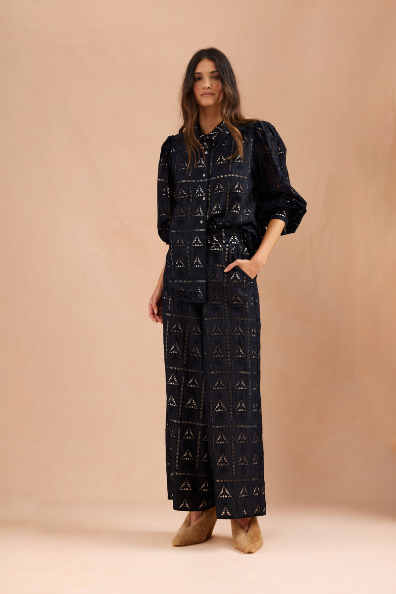 Bomboras | Broderie Black