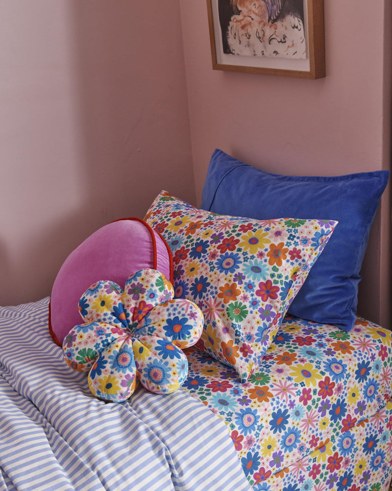 Pink Ambition Velvet Pea Cushion One Size