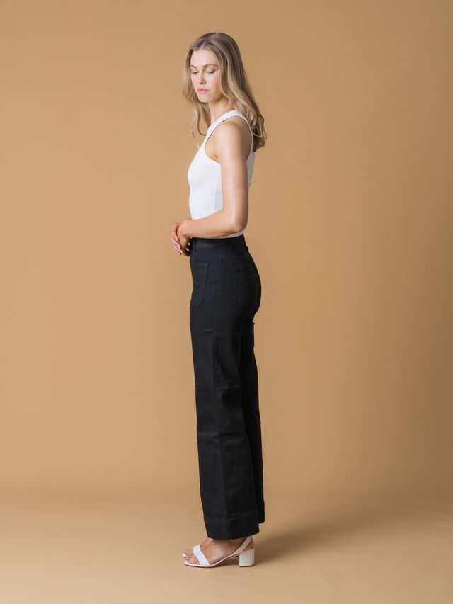 Helena Jean | Noir
